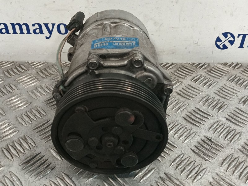 Recambio de compresor aire acondicionado para volkswagen golf iv (1j1) 1.9 tdi referencia OEM IAM SD7V161233 1J0820803K 