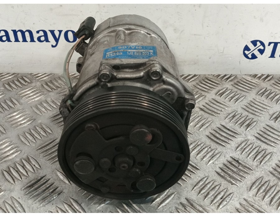 Recambio de compresor aire acondicionado para volkswagen golf iv (1j1) 1.9 tdi referencia OEM IAM SD7V161233 1J0820803K 