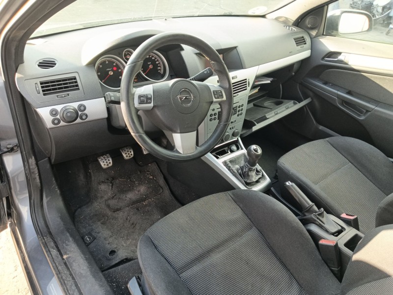 opel astra h gtc (a04) del año 2006