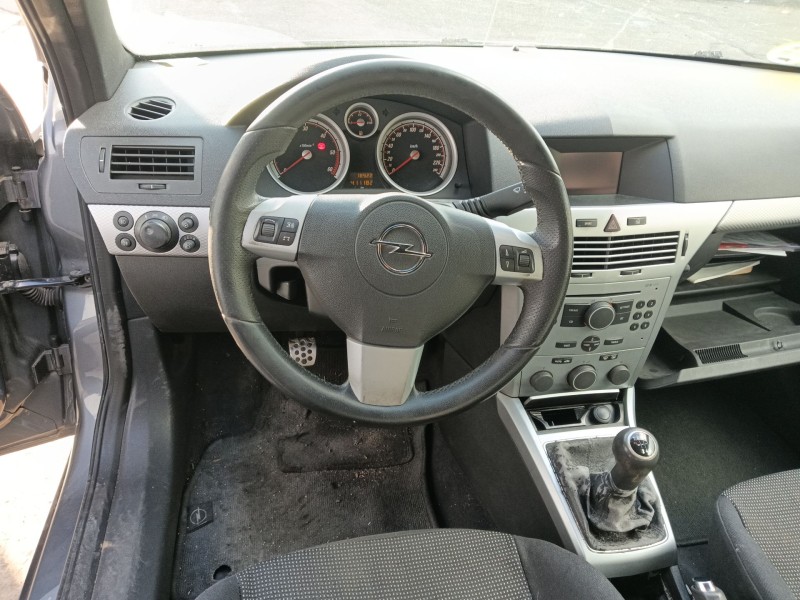 opel astra h gtc (a04) del año 2006