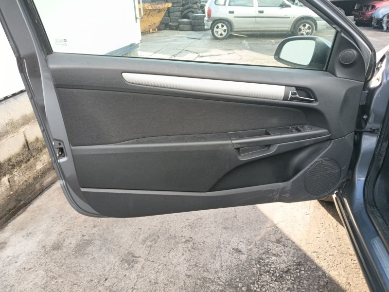 opel astra h gtc (a04) del año 2006