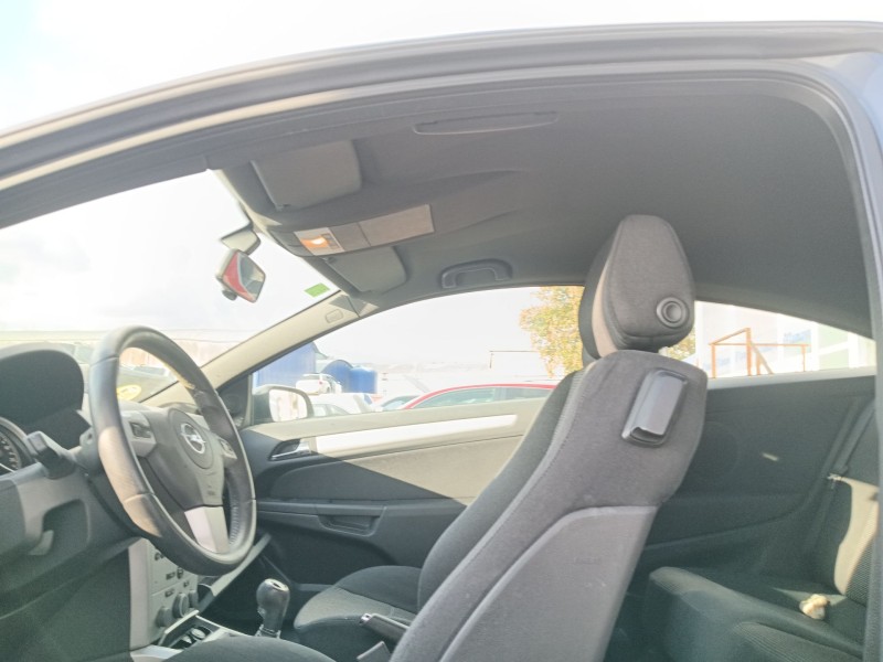 opel astra h gtc (a04) del año 2006