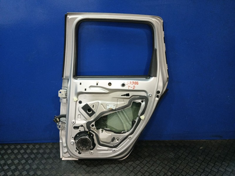 Recambio de puerta trasera derecha para citroën c3 picasso 1.6 hdi fap referencia OEM IAM   
