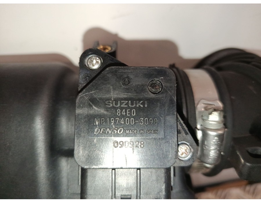 Recambio de carcasa filtro aire para suzuki swift iii (mz, ez) 1.3 (rs 413) referencia OEM IAM LP1540  