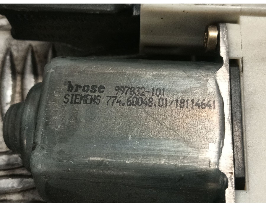 Recambio de elevalunas delantero izquierdo para citroën c4 i (lc_) 1.6 hdi referencia OEM IAM 996385101 503620100204 