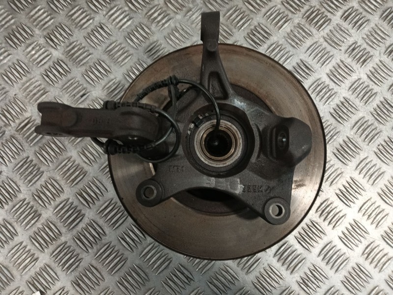 Recambio de mangueta delantera derecha para dacia duster (hs_) 1.5 dci referencia OEM IAM   