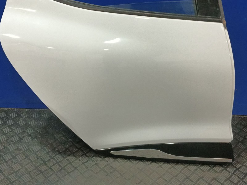 Recambio de puerta trasera derecha para renault clio iv (bh_) 1.5 dci 75 referencia OEM IAM 821008626R  