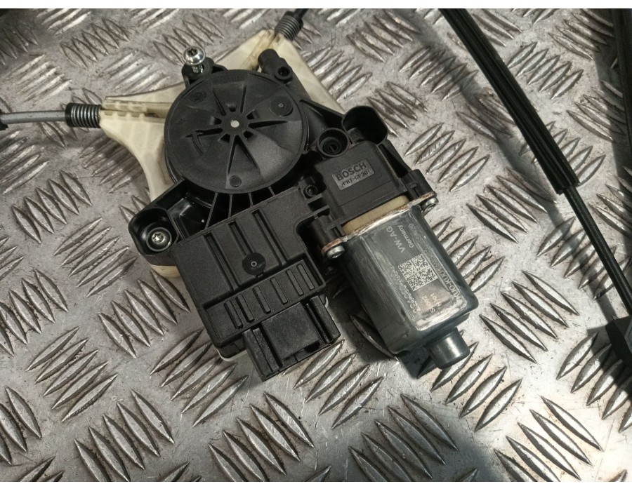 Recambio de elevalunas delantero derecho para volkswagen polo vi (aw1, bz1, ae1) 1.0 tsi referencia OEM IAM 2G4837462B  