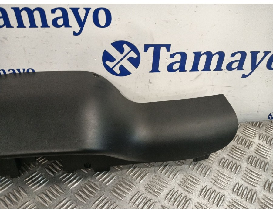 Recambio de plasticos interior porton para ford kuga i 2.0 tdci referencia OEM IAM 8V41S404C52A  