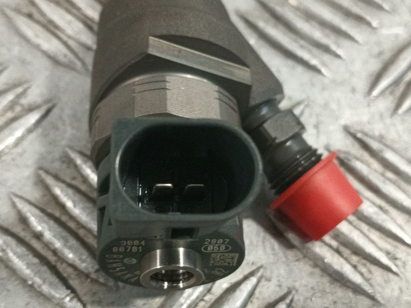 Recambio de inyector para ford kuga i 2.0 tdci referencia OEM IAM 781070202  