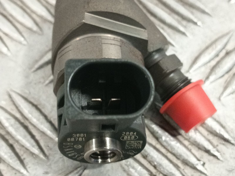 Recambio de inyector para ford kuga i 2.0 tdci referencia OEM IAM 781070202  