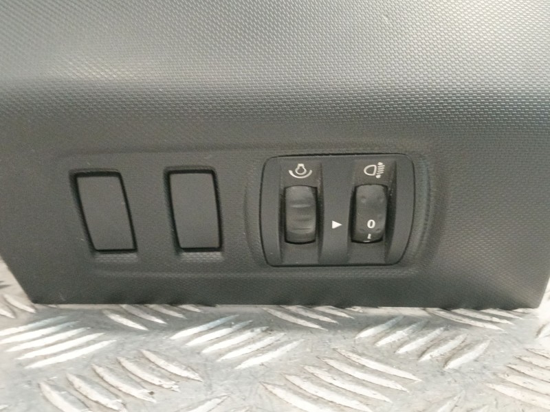 Recambio de moldura para renault clio iv (bh_) 1.5 dci 75 referencia OEM IAM 689215806R  
