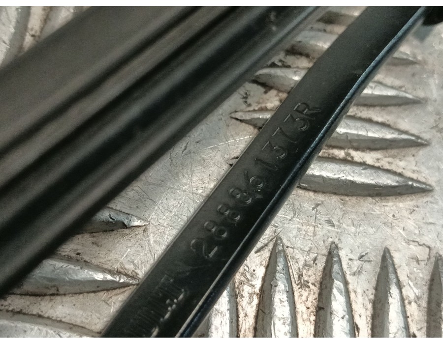 Recambio de brazo limpia delantero izquierdo para renault clio iv (bh_) 1.5 dci 75 referencia OEM IAM 288861373R  