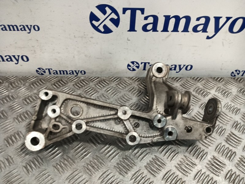 Recambio de soporte brazo suspension delantero derecho para seat toledo (5p2) referencia OEM IAM 1K0199296E  