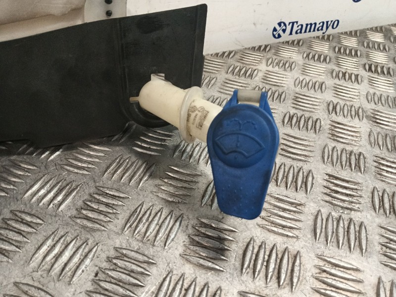 Recambio de deposito limpia para ford kuga i 2.0 tdci referencia OEM IAM 3M5113K163  