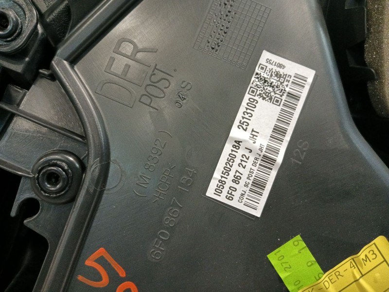 Recambio de guarnecido puerta trasera derecha para seat arona (kj7, kjp) 1.0 tsi referencia OEM IAM 6F0867212J  