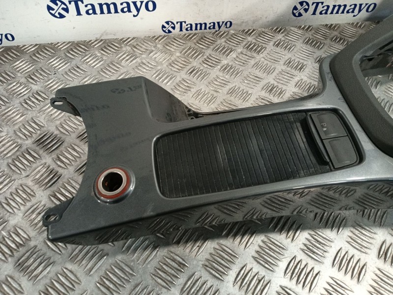 Recambio de consola central para ford kuga i 2.0 tdci referencia OEM IAM VP7M5XR13560AE  