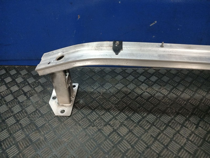 Recambio de refuerzo paragolpes delantero para renault clio iv (bh_) 1.5 dci 75 referencia OEM IAM 752107246R  