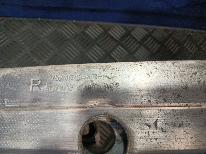 Recambio de refuerzo paragolpes delantero para renault clio iv (bh_) 1.5 dci 75 referencia OEM IAM 752107246R  