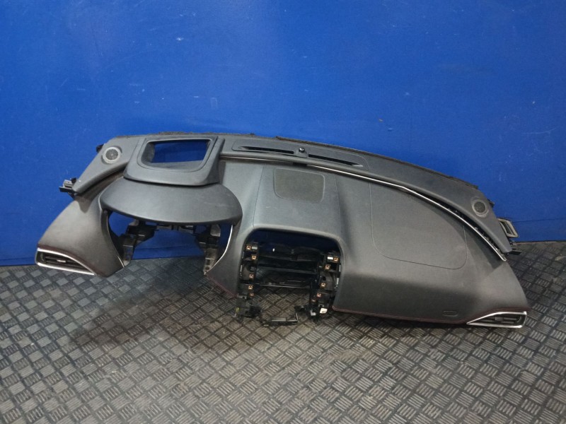 Recambio de salpicadero para jaguar xe (x760) 2.0 d referencia OEM IAM GX7304320E  