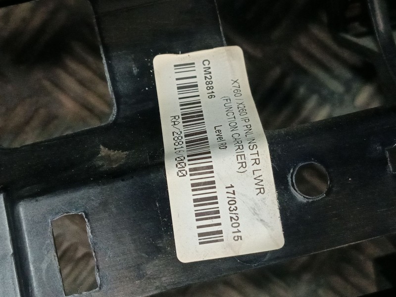 Recambio de salpicadero para jaguar xe (x760) 2.0 d referencia OEM IAM GX7304320E  