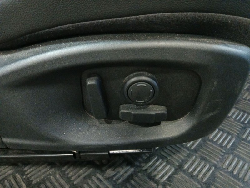 Recambio de asiento delantero derecho para jaguar xe (x760) 2.0 d referencia OEM IAM A2C7378900500 DPLA14C725CA 