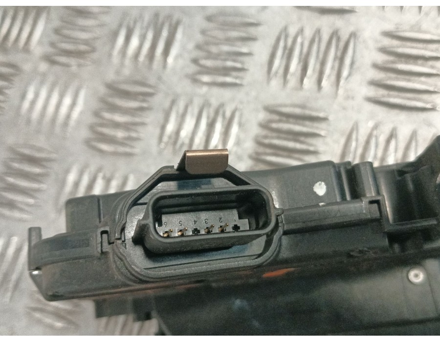 Recambio de cerradura puerta delantera derecha para renault clio iv (bh_) 1.5 dci 75 referencia OEM IAM 805024563R  