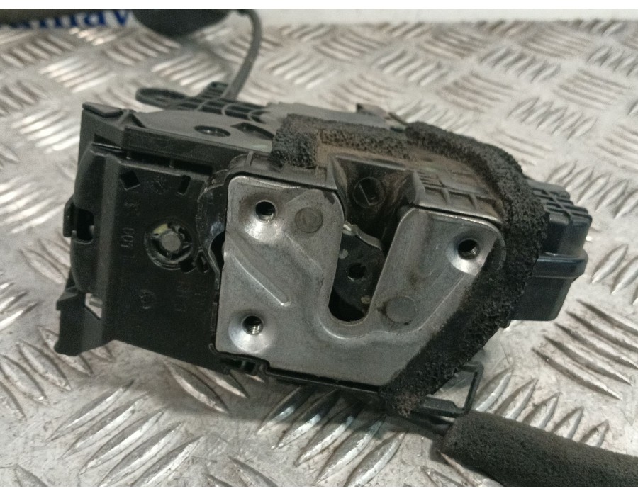 Recambio de cerradura puerta delantera derecha para renault clio iv (bh_) 1.5 dci 75 referencia OEM IAM 805024563R  