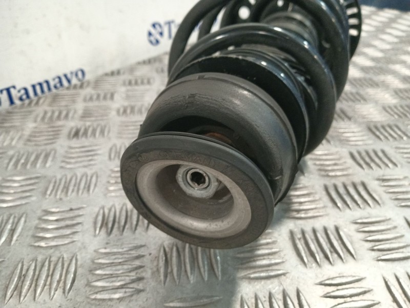 Recambio de amortiguador delantero derecho para volkswagen polo (6r1) referencia OEM IAM 6R0413031Q  
