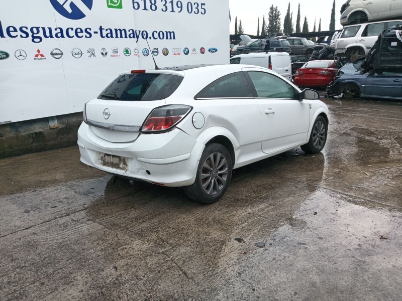 opel astra h gtc (a04) del año 2010
