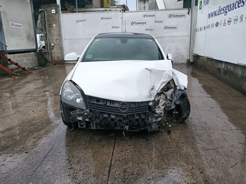 opel astra h gtc (a04) del año 2010
