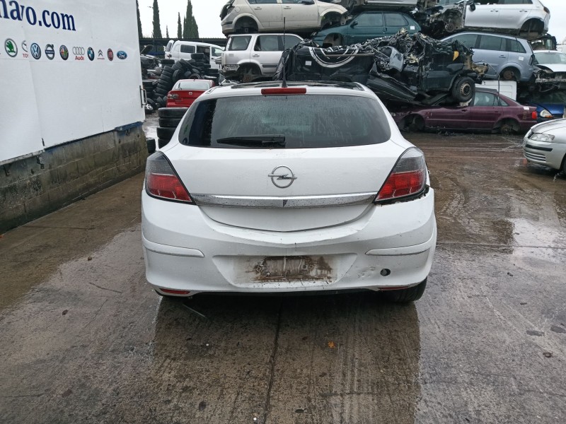 opel astra h gtc (a04) del año 2010