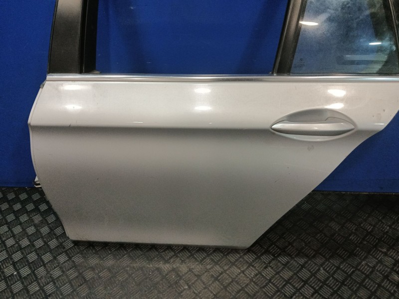 Recambio de puerta trasera derecha para bmw 5 touring (f11) 520 d referencia OEM IAM 41007206120  