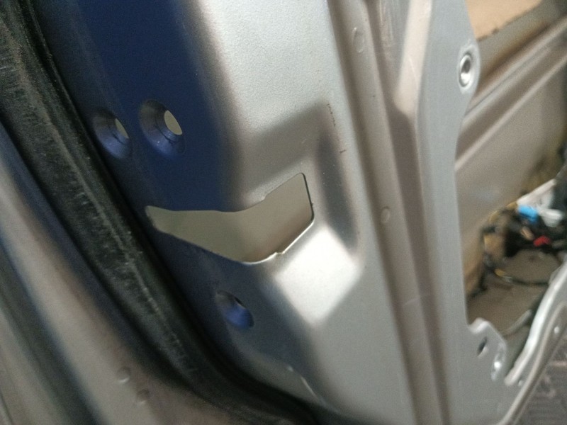 Recambio de puerta delantera izquierda para ford kuga i 2.0 tdci referencia OEM IAM 1712679  