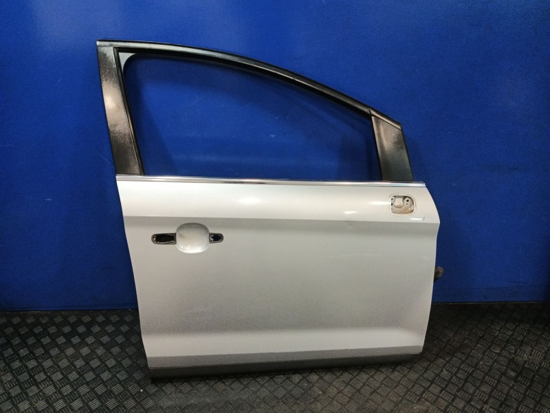 Recambio de puerta delantera derecha para ford kuga i 2.0 tdci referencia OEM IAM 1712678  