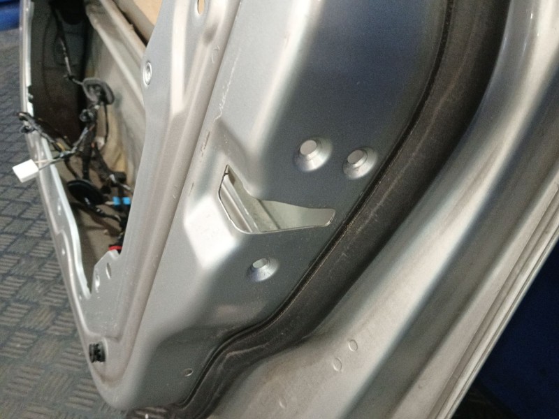 Recambio de puerta delantera derecha para ford kuga i 2.0 tdci referencia OEM IAM 1712678  