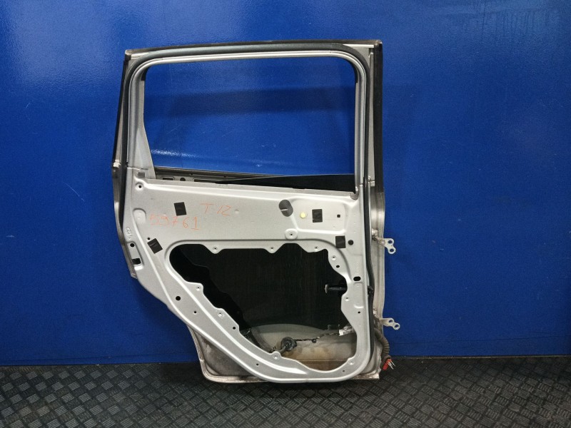 Recambio de puerta trasera izquierda para ford kuga i 2.0 tdci referencia OEM IAM 1520947  