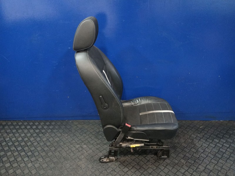 Recambio de juego asientos completo para ford kuga i 2.0 tdci referencia OEM IAM   