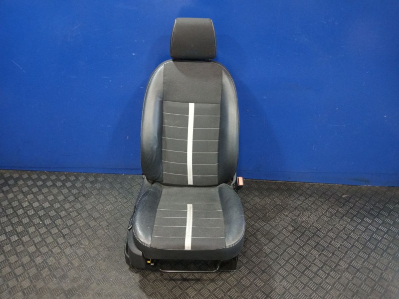 Recambio de juego asientos completo para ford kuga i 2.0 tdci referencia OEM IAM   