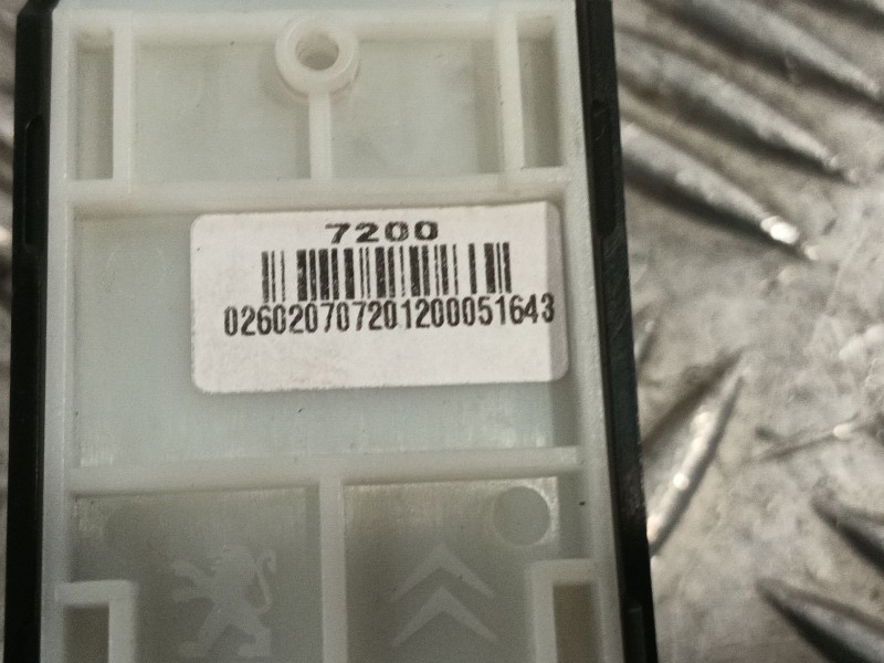 Recambio de mando multifuncion para peugeot 208 i (ca_, cc_) 1.6 hdi referencia OEM IAM 96758773XU  
