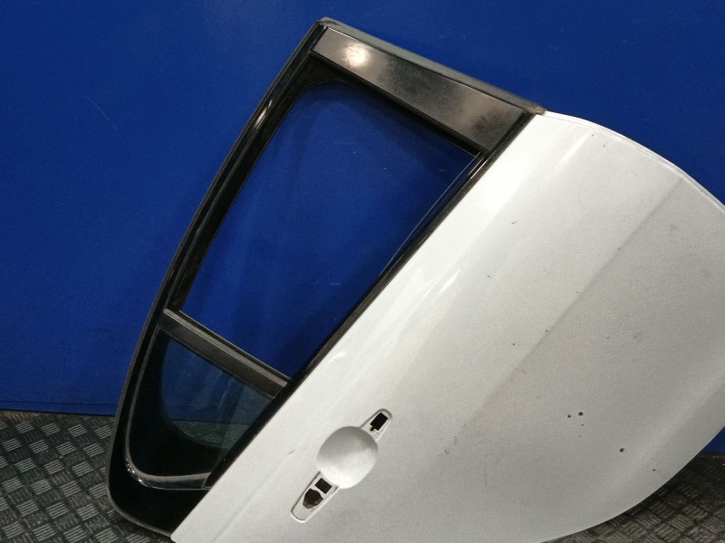 Recambio de puerta trasera derecha para jaguar xe (x760) 2.0 d referencia OEM IAM T4N2634  