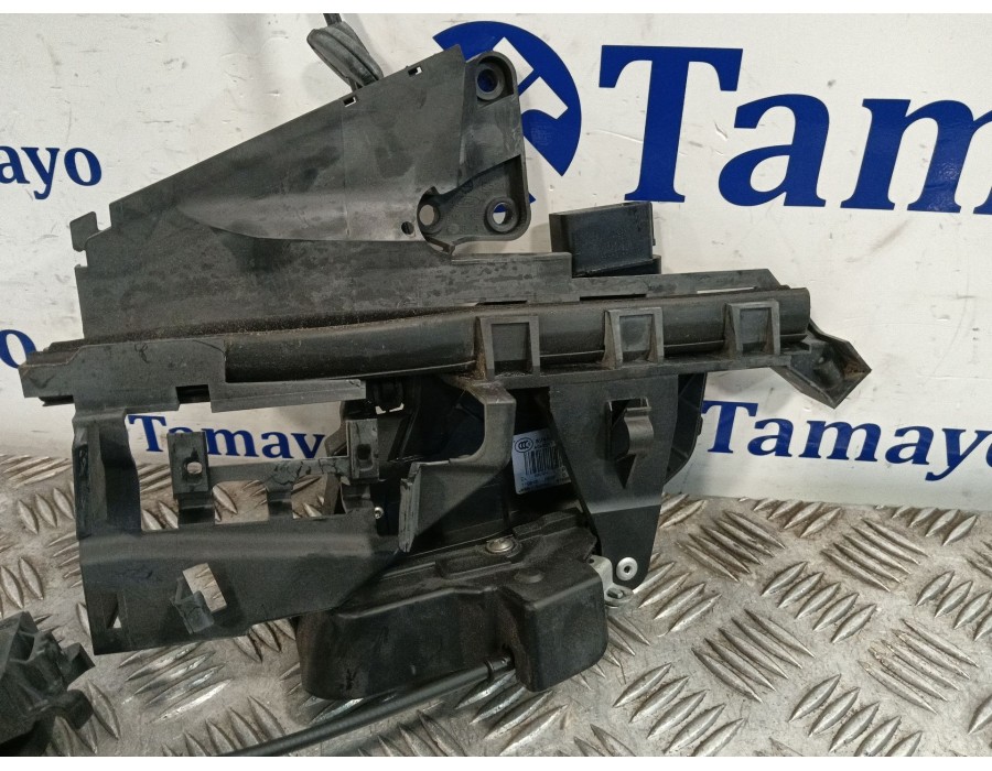Recambio de cerradura puerta trasera derecha para ford kuga i 2.0 tdci referencia OEM IAM 8V4AS26412EA 240014100 