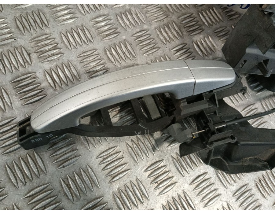 Recambio de cerradura puerta trasera derecha para ford kuga i 2.0 tdci referencia OEM IAM 8V4AS26412EA 240014100 