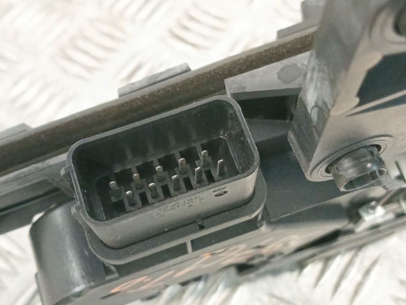 Recambio de cerradura puerta trasera derecha para ford kuga i 2.0 tdci referencia OEM IAM 8V4AS26412EA 240014100 