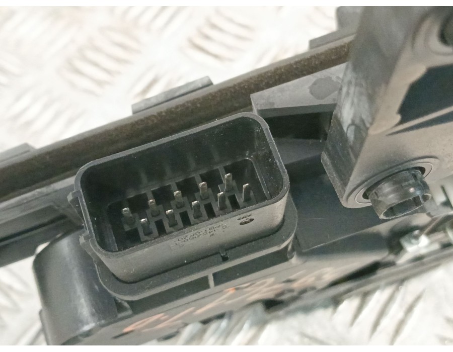 Recambio de cerradura puerta trasera derecha para ford kuga i 2.0 tdci referencia OEM IAM 8V4AS26412EA 240014100 