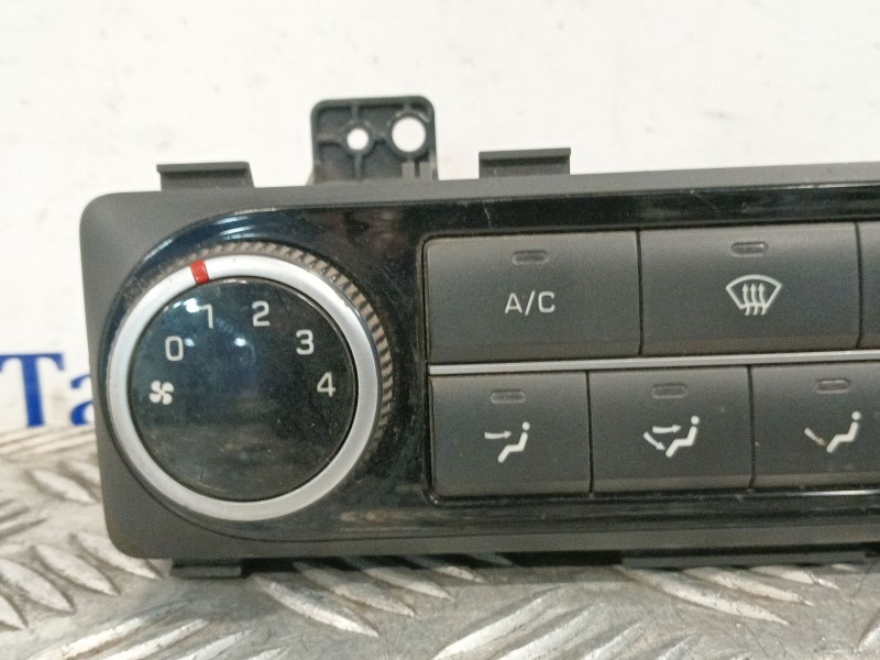 Recambio de mando climatizador para hyundai h350 furgoneta 2.5 crdi referencia OEM IAM 9725059201  