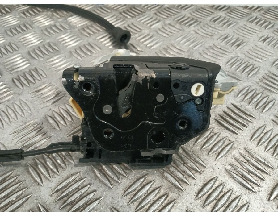 Recambio de cerradura puerta trasera derecha para volkswagen passat b6 variant (3c5) 2.0 tdi referencia OEM IAM 304839016A  