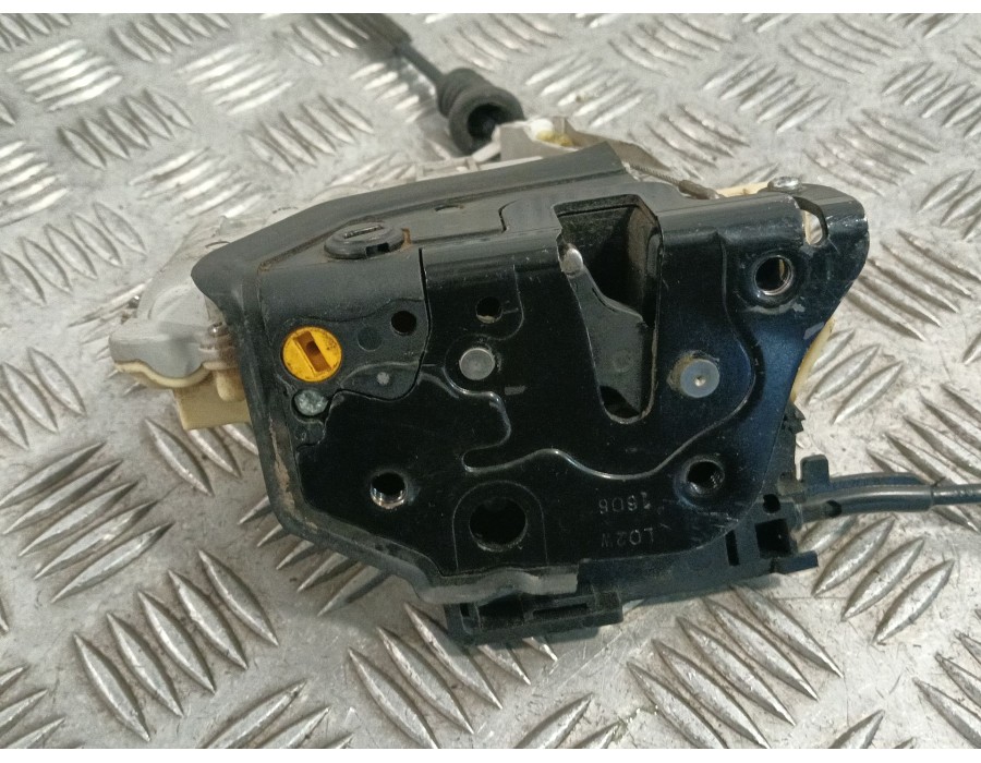 Recambio de cerradura puerta trasera izquierda para volkswagen passat b6 variant (3c5) 2.0 tdi referencia OEM IAM 304839015A  