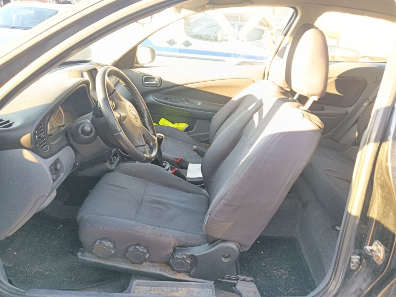 nissan almera ii hatchback (n16) del año 2005
