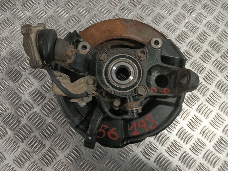Recambio de mangueta delantera derecha para mitsubishi montero (v60/v70) 2.5 td cat referencia OEM IAM   